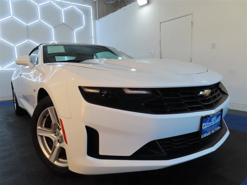 Used 2023 Chevrolet Camaro LT RWD image 2