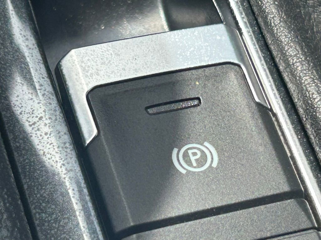 Used 2022 Volkswagen Tiguan SE FWD image 54