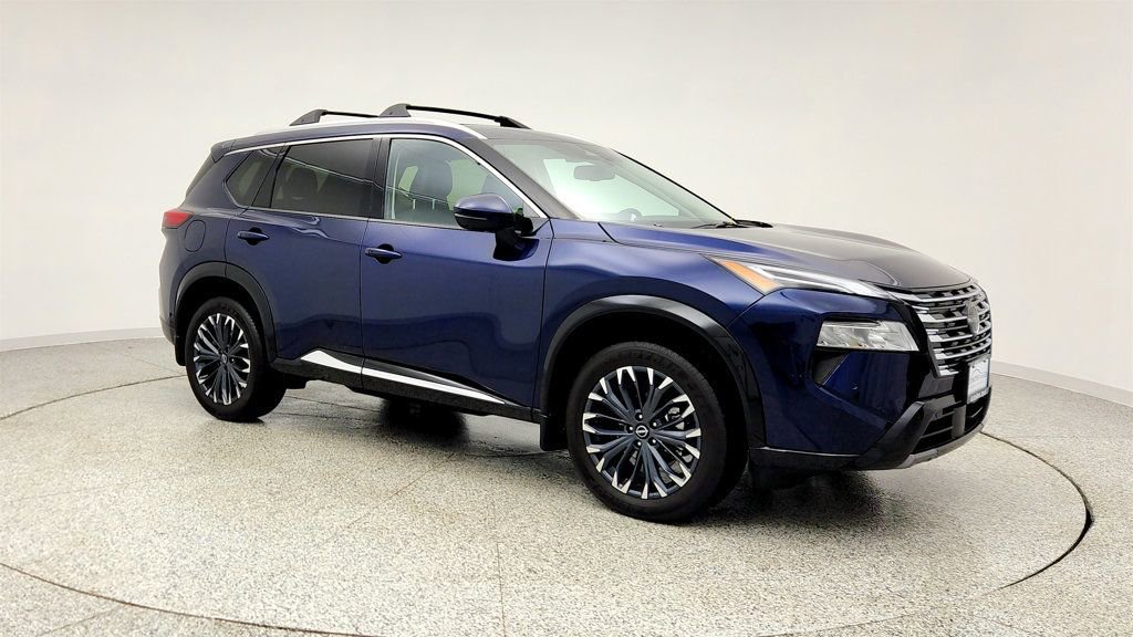 Used 2025 Nissan Rogue Platinum w/ Platinum Premium Package image 3