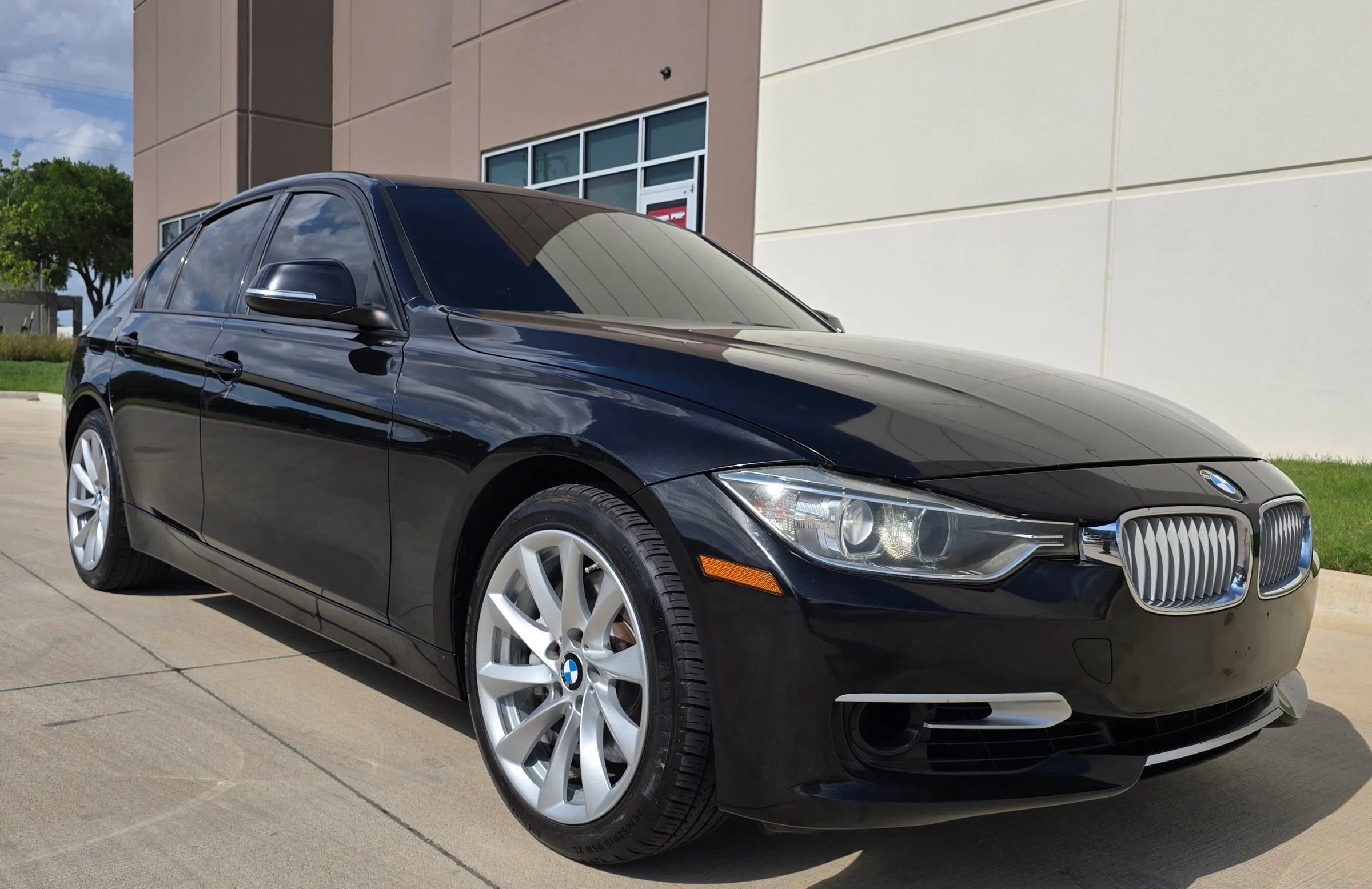 Used 2012 BMW 335i Sedan RWD image 4