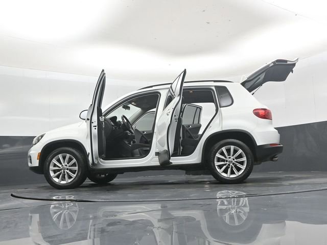 Used 2018 Volkswagen Tiguan Limited image 53