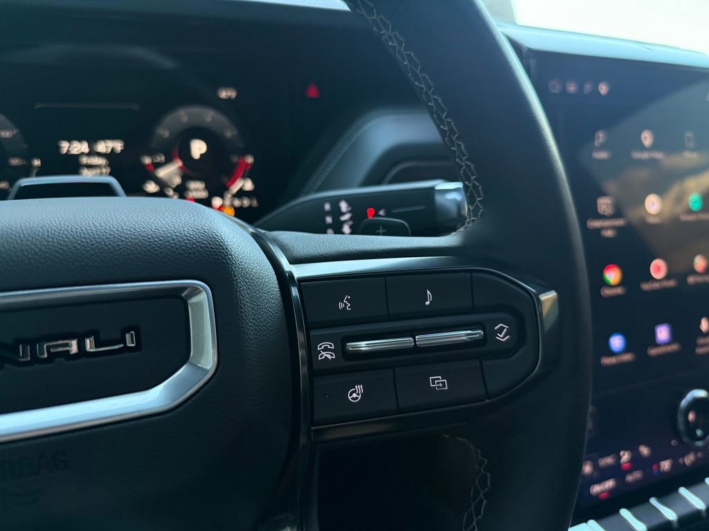 Used 2025 GMC Yukon Denali Ultimate AWD/4WD image 49