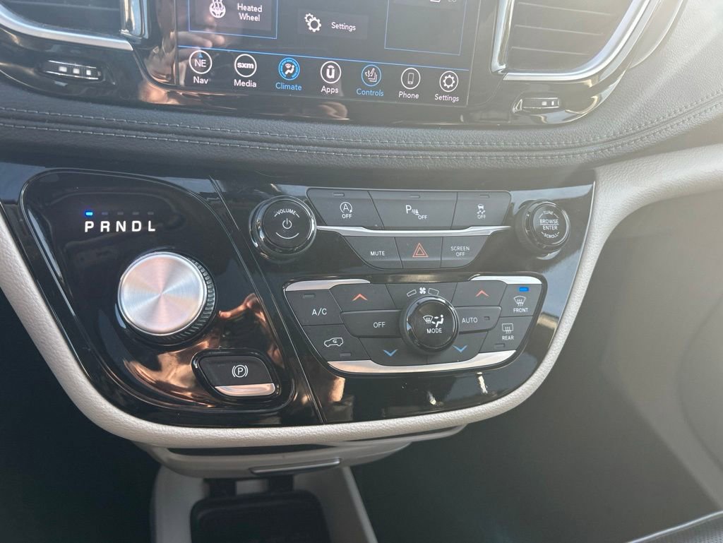 Used 2019 Chrysler Pacifica Limited FWD image 29