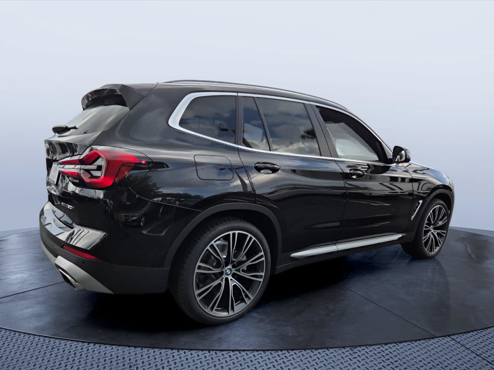 Used 2023 BMW X3 xDrive30i w/ Premium Package w/ZPA AWD/4WD image 6