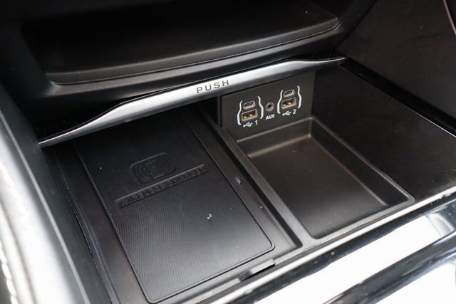 Used 2024 Chrysler Pacifica Limited w/ S Appearance Package image 24