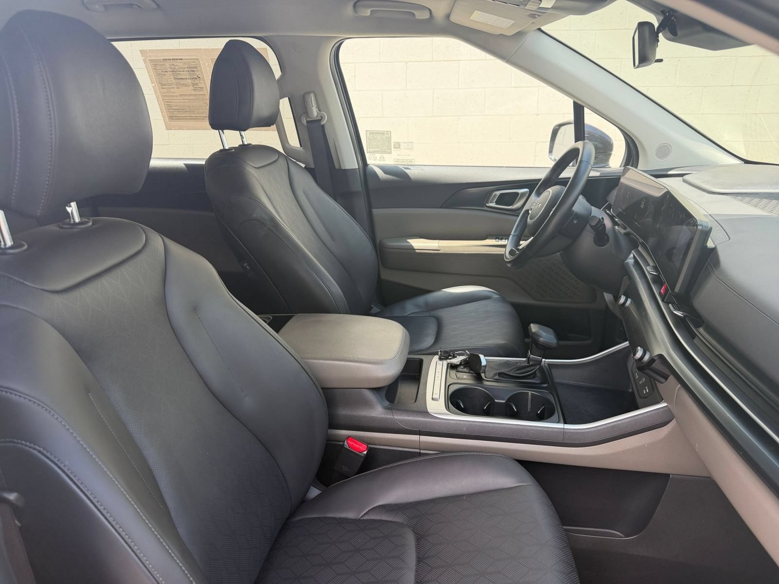 Used 2026 Kia Carnival FWD image 39