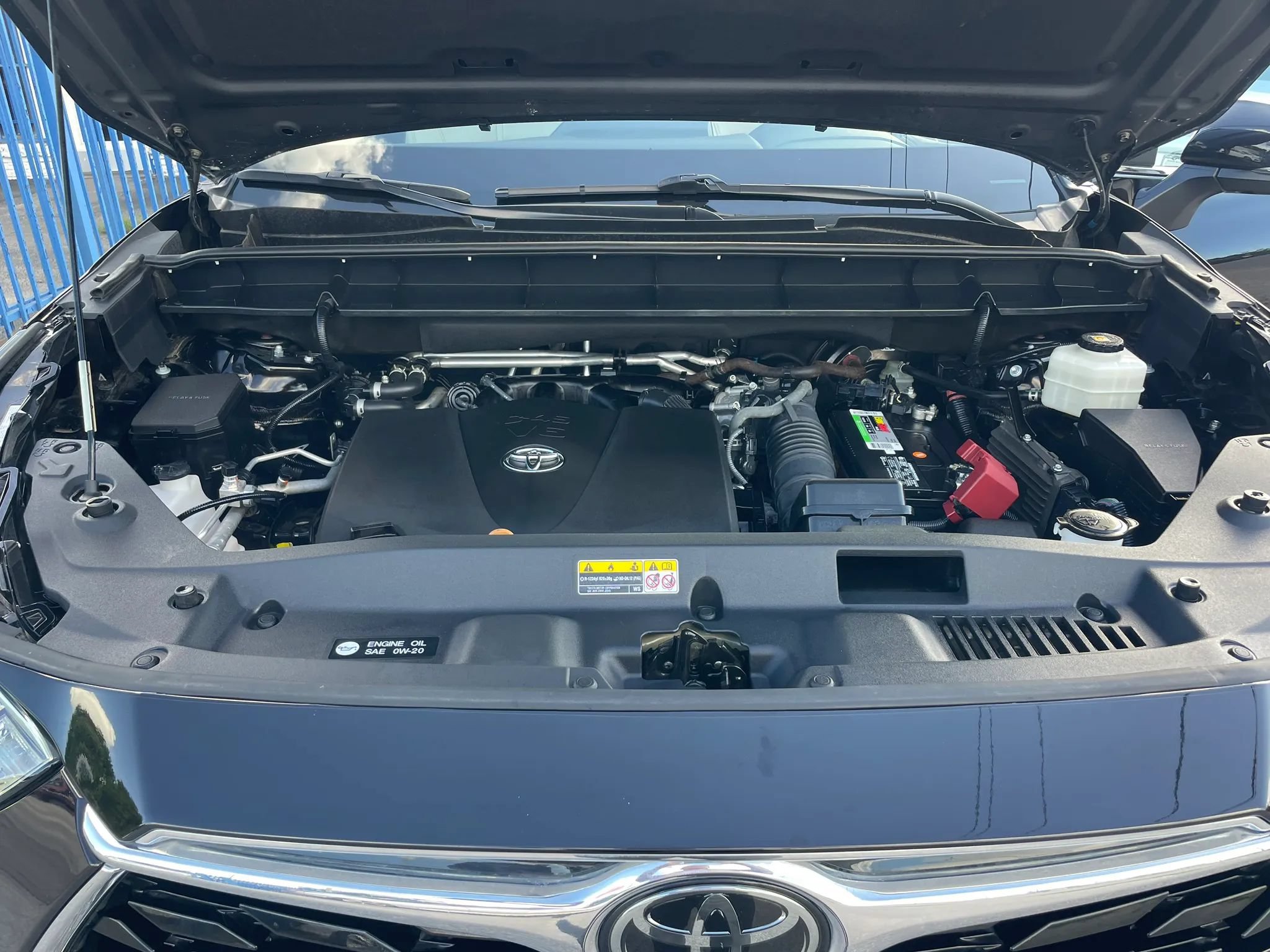 Used 2020 Toyota Highlander Limited FWD image 12