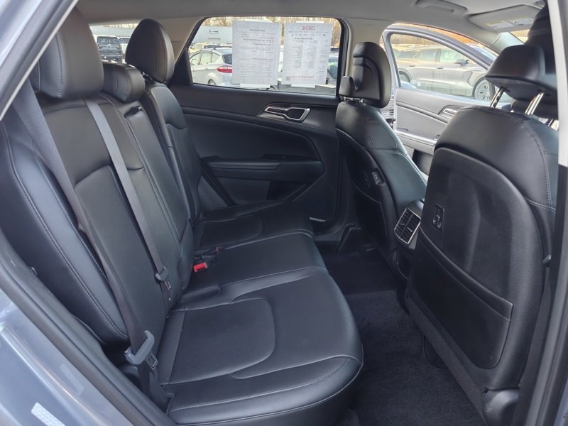 Used 2023 Kia Sportage EX image 12
