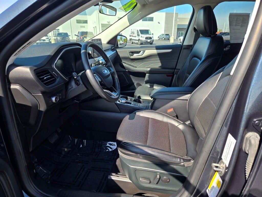 Used 2022 Ford Escape SEL w/ Technology Package image 23