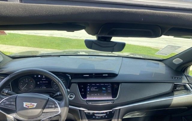 Used 2023 Cadillac XT5 Premium Luxury w/ Technology Package AWD/4WD image 2