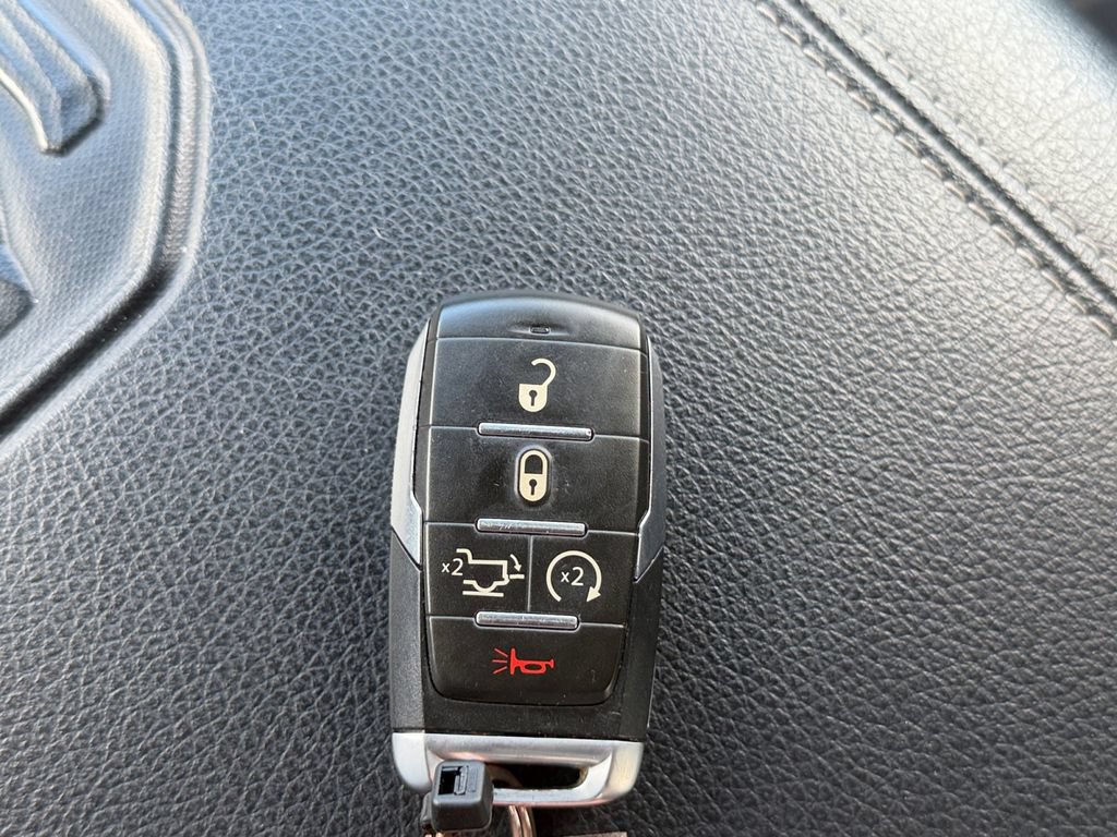 Used 2019 RAM 1500 Laramie AWD/4WD image 32