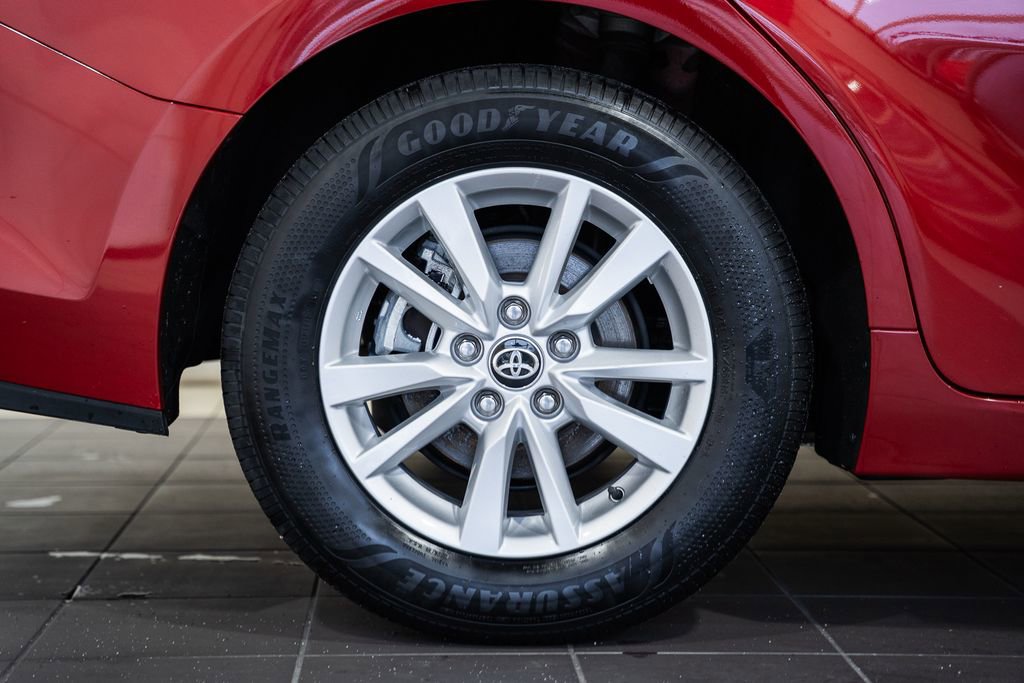 Used 2025 Toyota Camry LE image 14