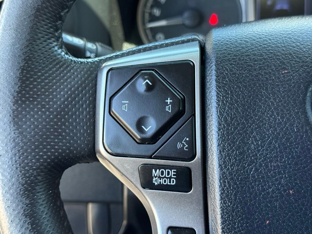 Used 2020 Toyota Tacoma SR5 RWD image 22