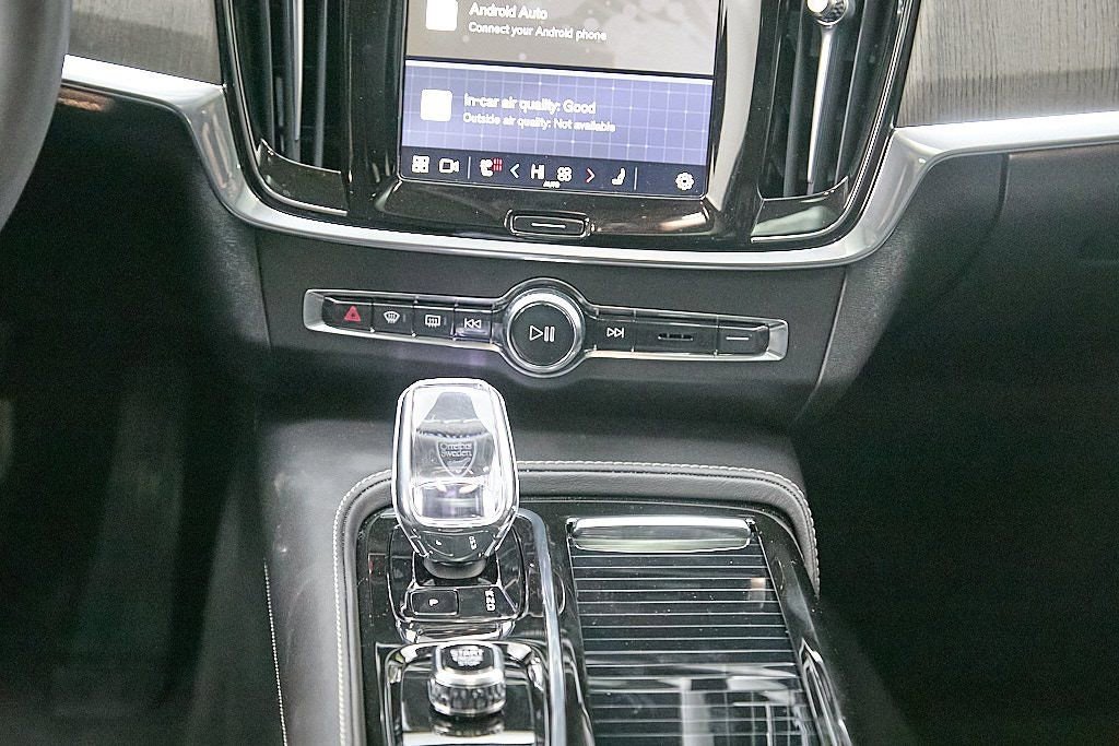 Certified 2024 Volvo S90 T8 Ultimate image 31