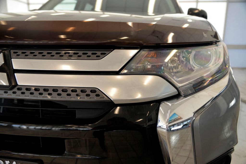 Used 2019 Mitsubishi Outlander ES image 11