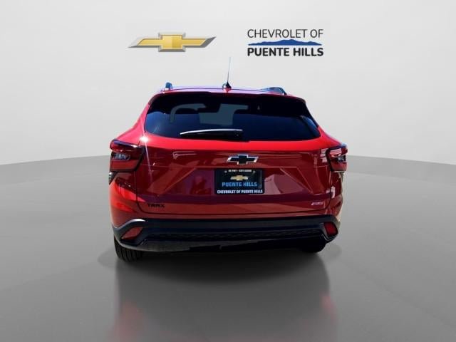 New 2026 Chevrolet Trax RS w/ Sunroof Package FWD image 7