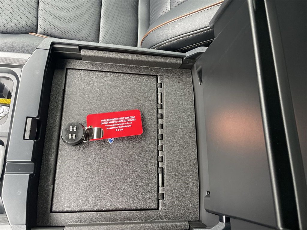 New 2026 Ford F350 Lariat w/ Black Appearance Package image 21