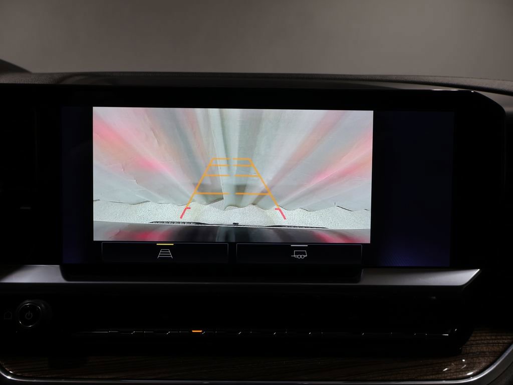 Used 2023 Chevrolet Silverado 1500 LT AWD/4WD image 28