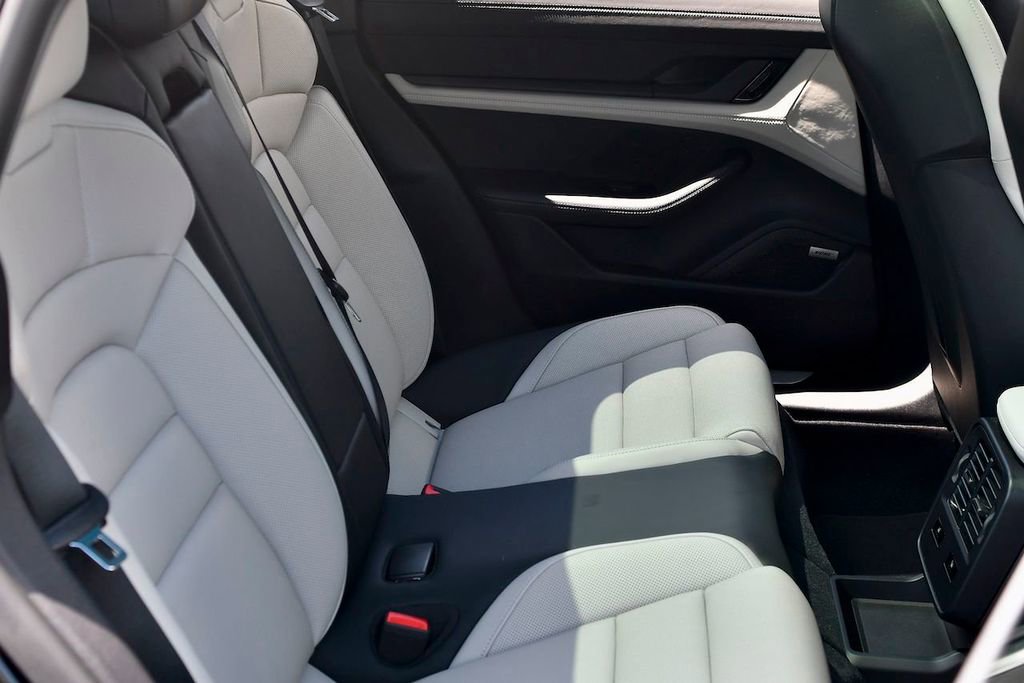Used 2020 Porsche Taycan 4S image 35