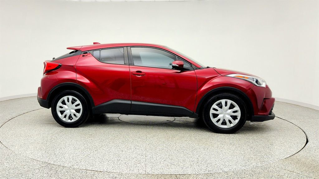 Used 2019 Toyota C-HR LE FWD image 4