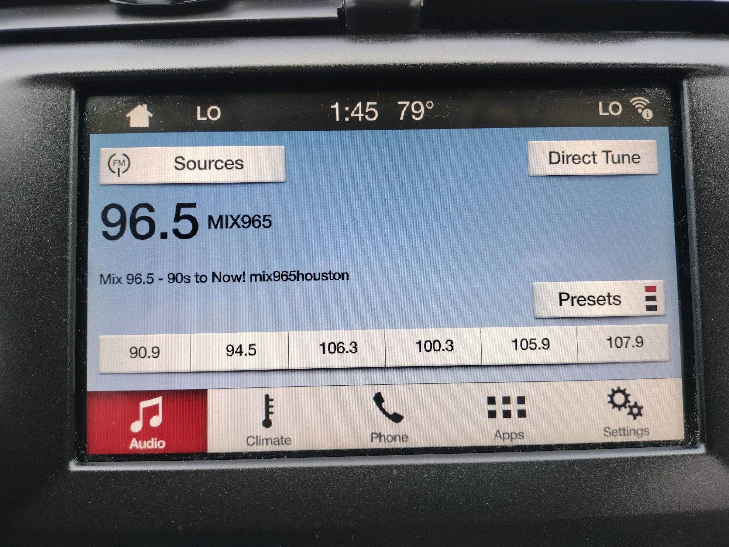 Used 2018 Ford Fusion SE w/ Fusion SE Technology Package image 39