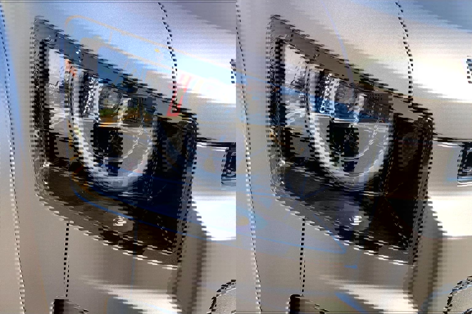 New 2026 Land Rover Defender 110 OCTA image 13