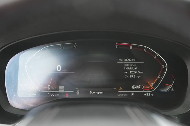 Used 2020 BMW 530i w/ Convenience Package image 25