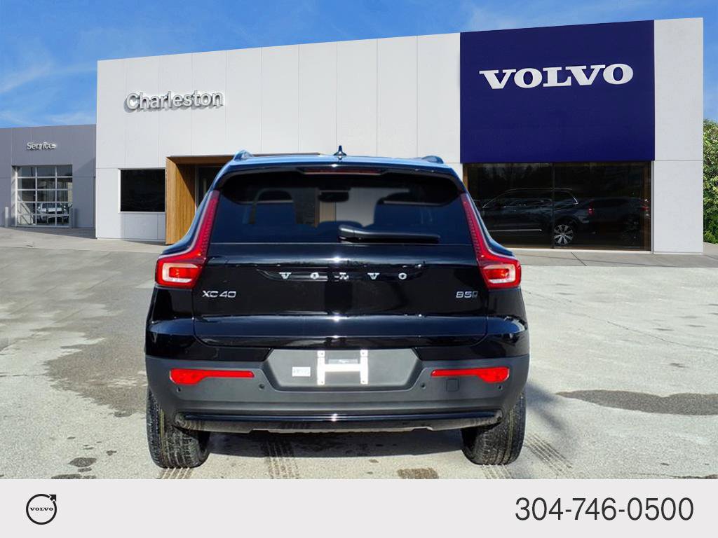 Certified 2026 Volvo XC40 B5 Core w/ Climate Package AWD/4WD image 4