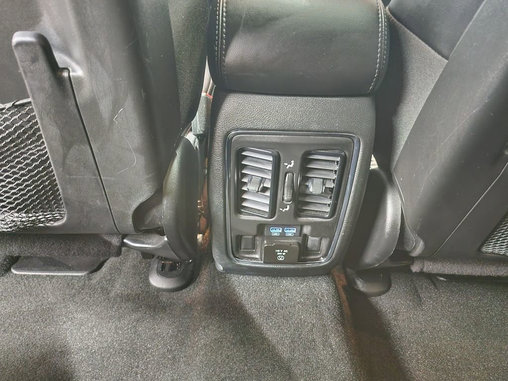 Used 2022 Jeep Grand Cherokee Limited image 28