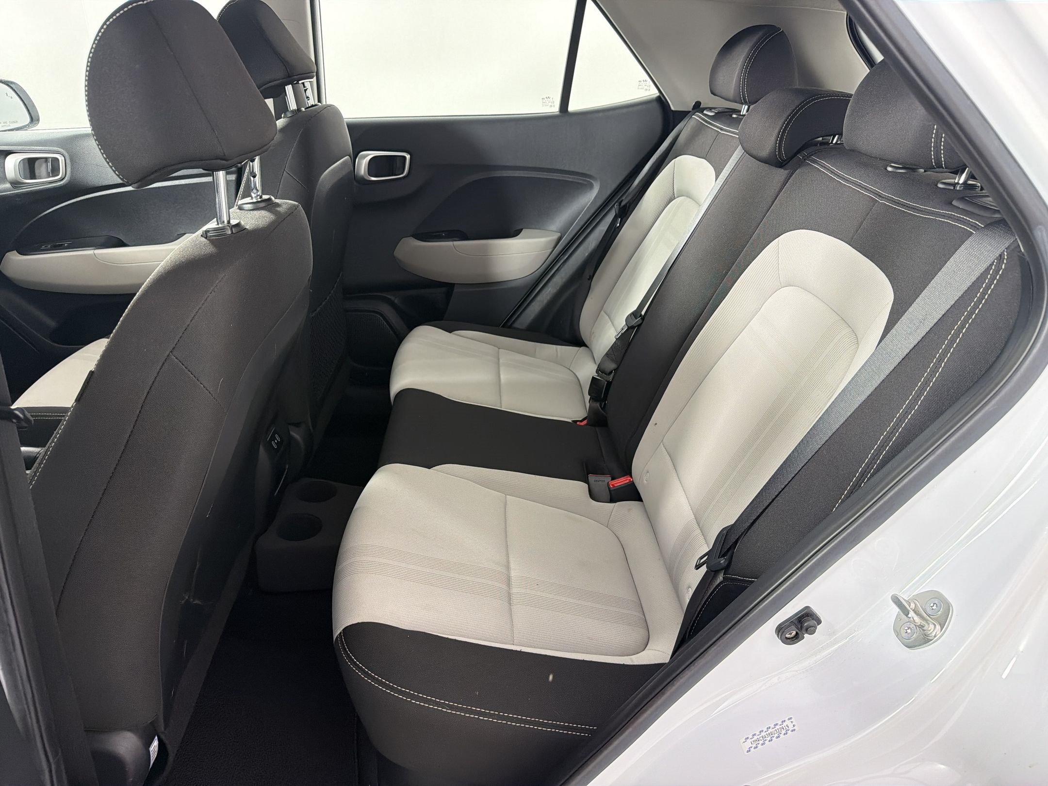 Used 2024 Hyundai Venue SEL FWD image 22