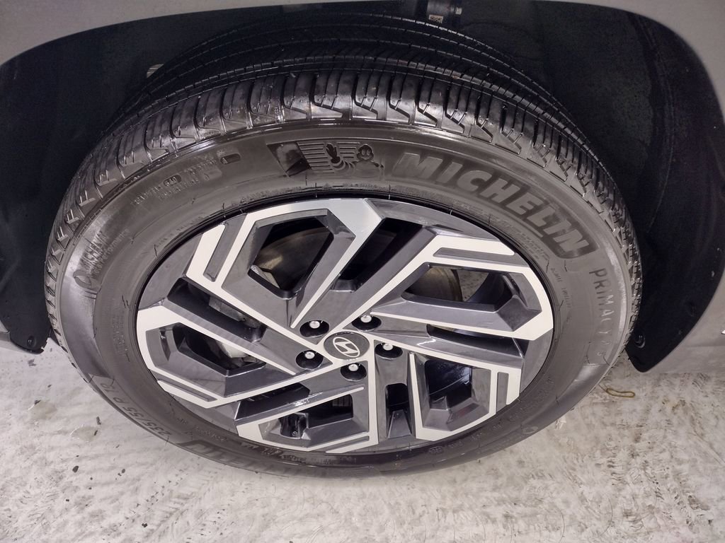 Certified 2025 Hyundai Tucson Limited image 6