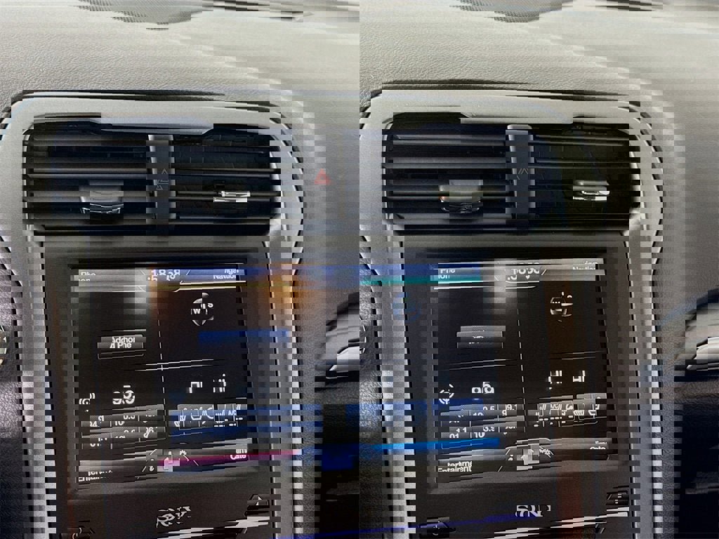 Used 2015 Ford Fusion Titanium image 9