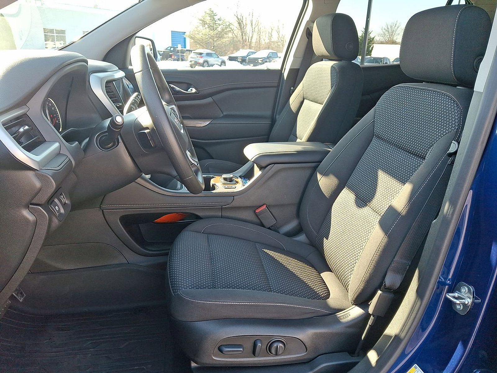 Certified 2023 GMC Acadia SLE w/ Driver Convenience Package image 11