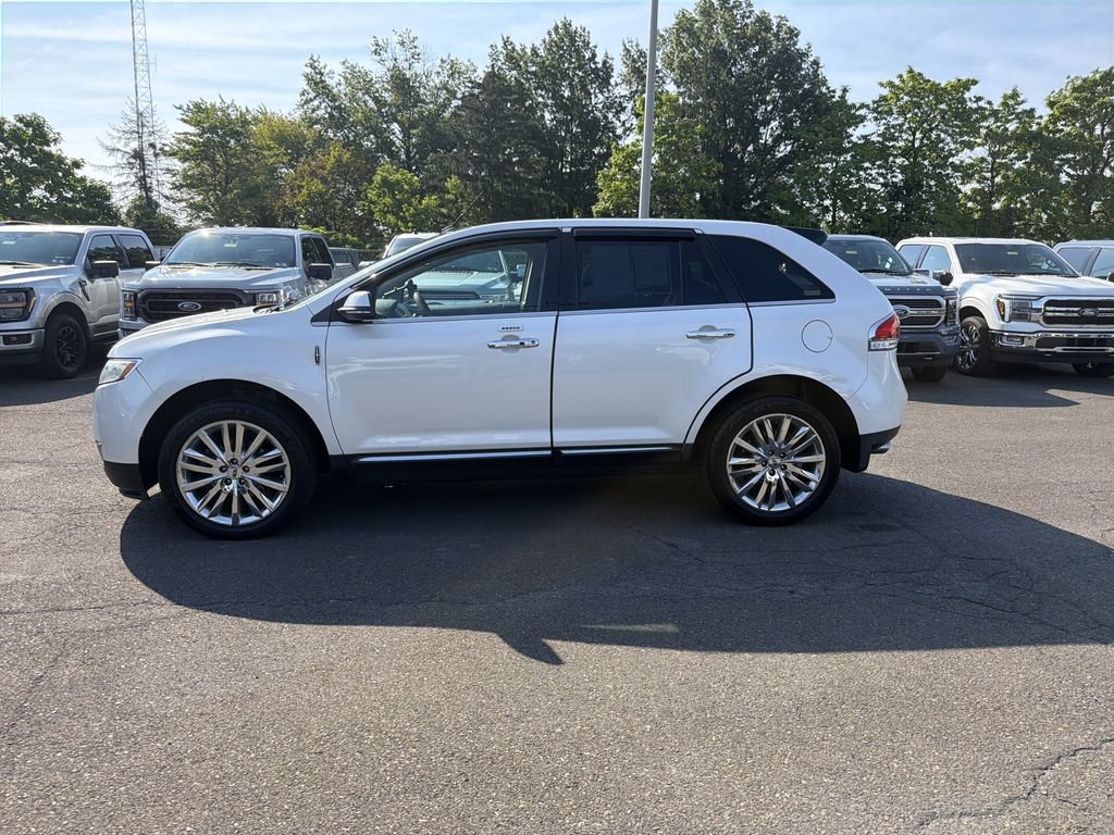 Used 2014 Lincoln MKX AWD w/ Equipment Group 102A image 2
