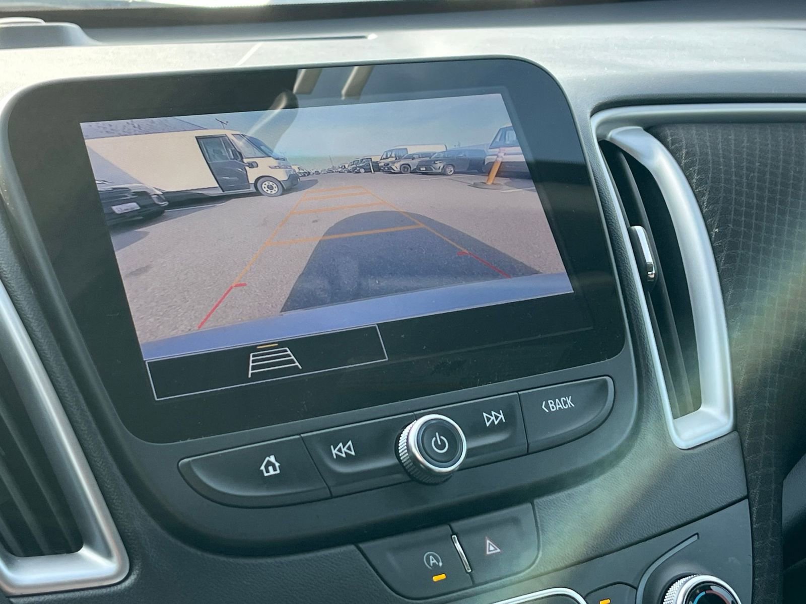 Used 2024 Chevrolet Malibu LT image 17