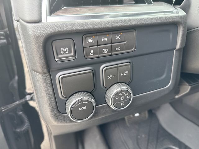 New 2026 Chevrolet Suburban LT w/ Comfort Package image 22
