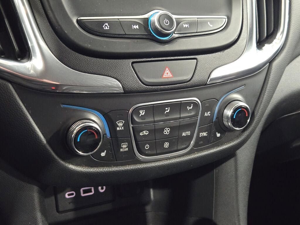 Used 2020 Chevrolet Equinox LT image 29