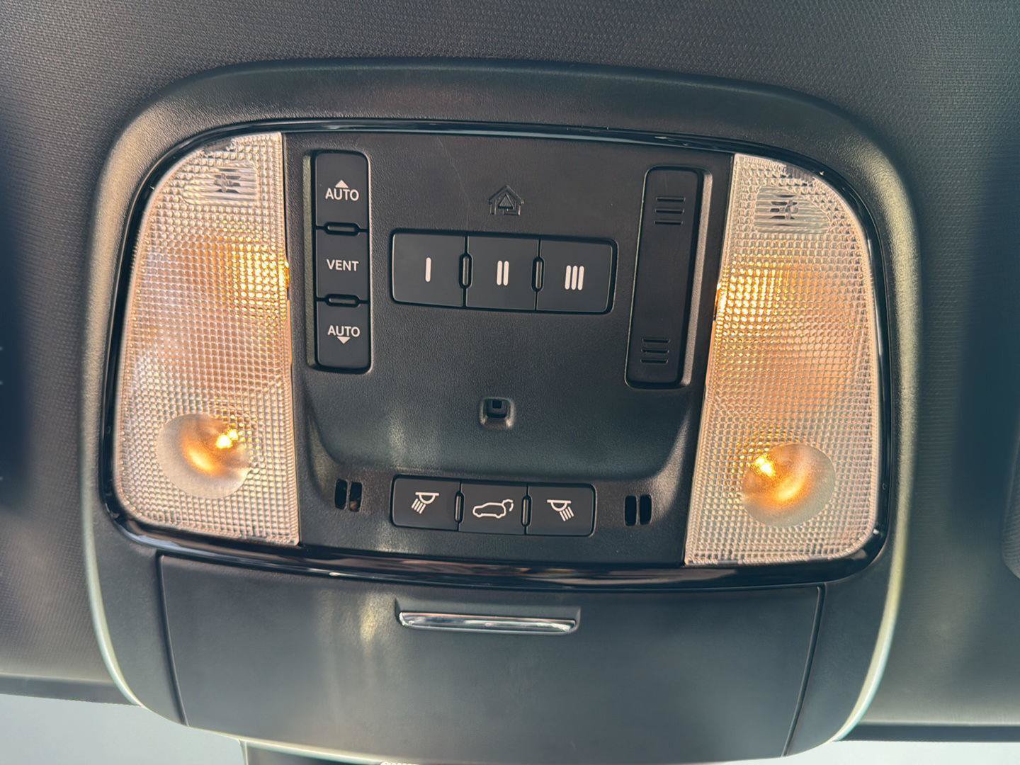 Used 2024 Dodge Durango GT AWD/4WD image 23
