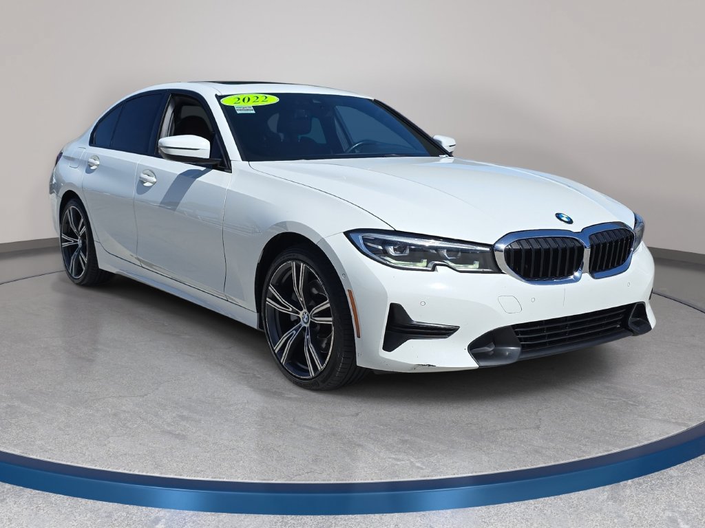 Used 2022 BMW 330i Sedan w/ Premium Package 2 RWD image 4