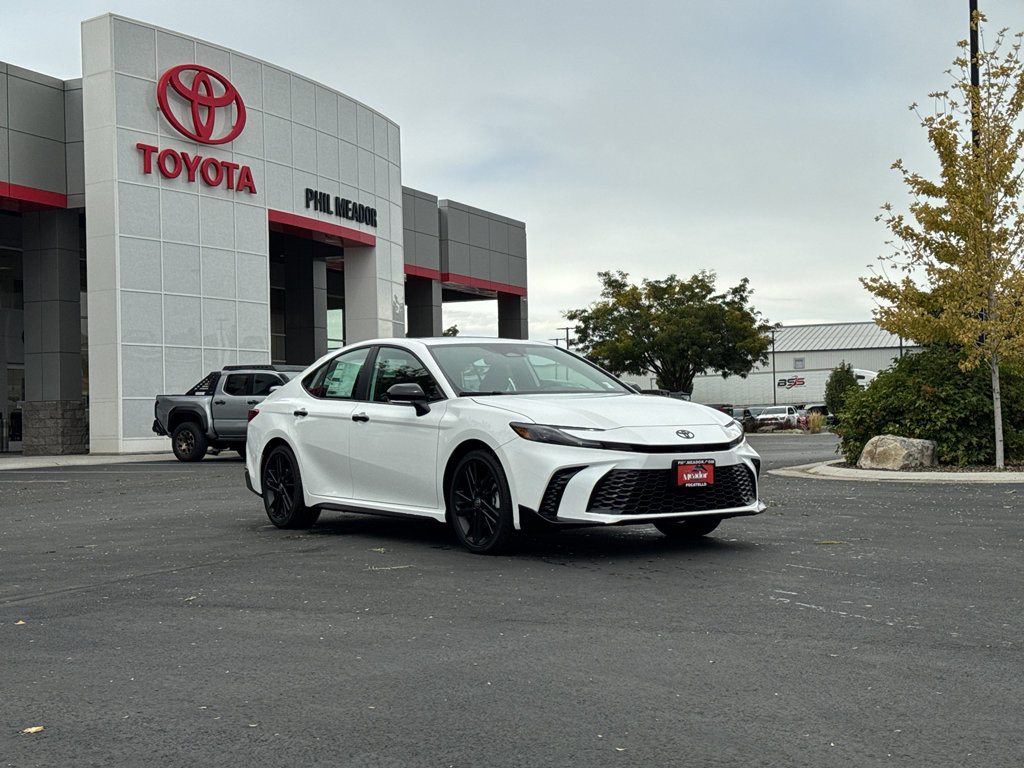 New 2026 Toyota Camry Hybrid image 3