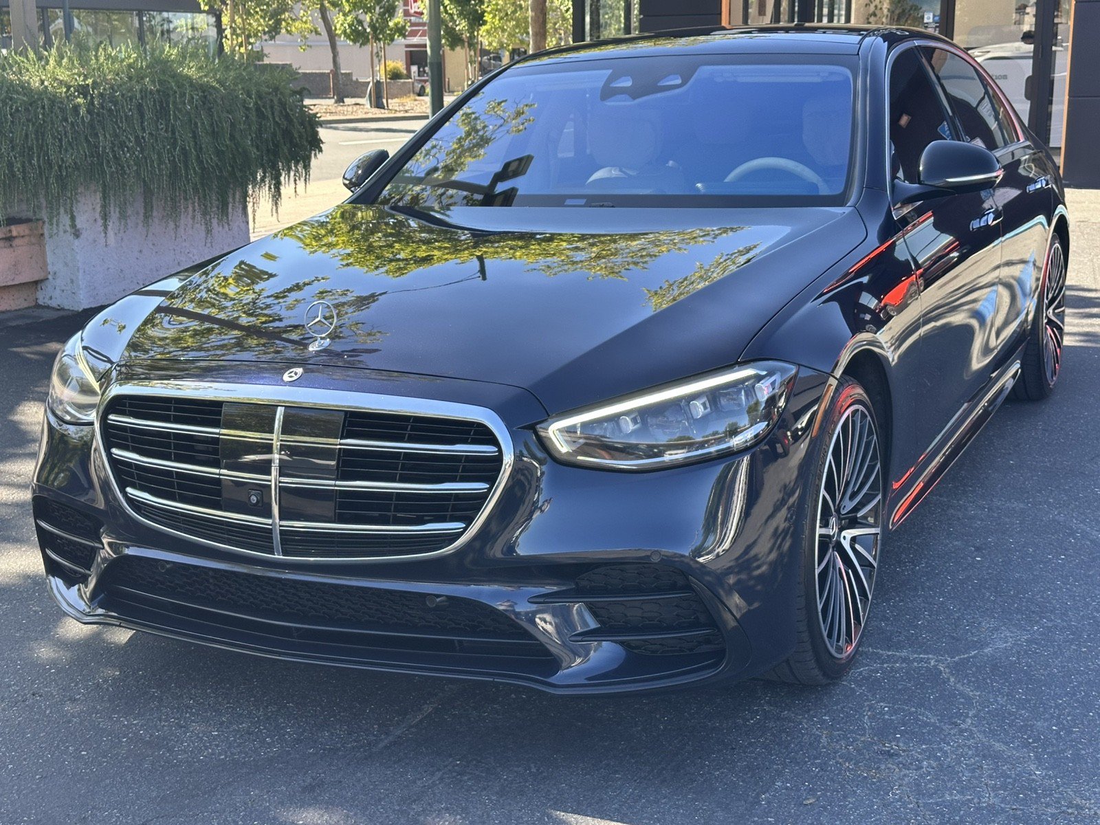 Used 2022 Mercedes-Benz S 500 4MATIC image 4