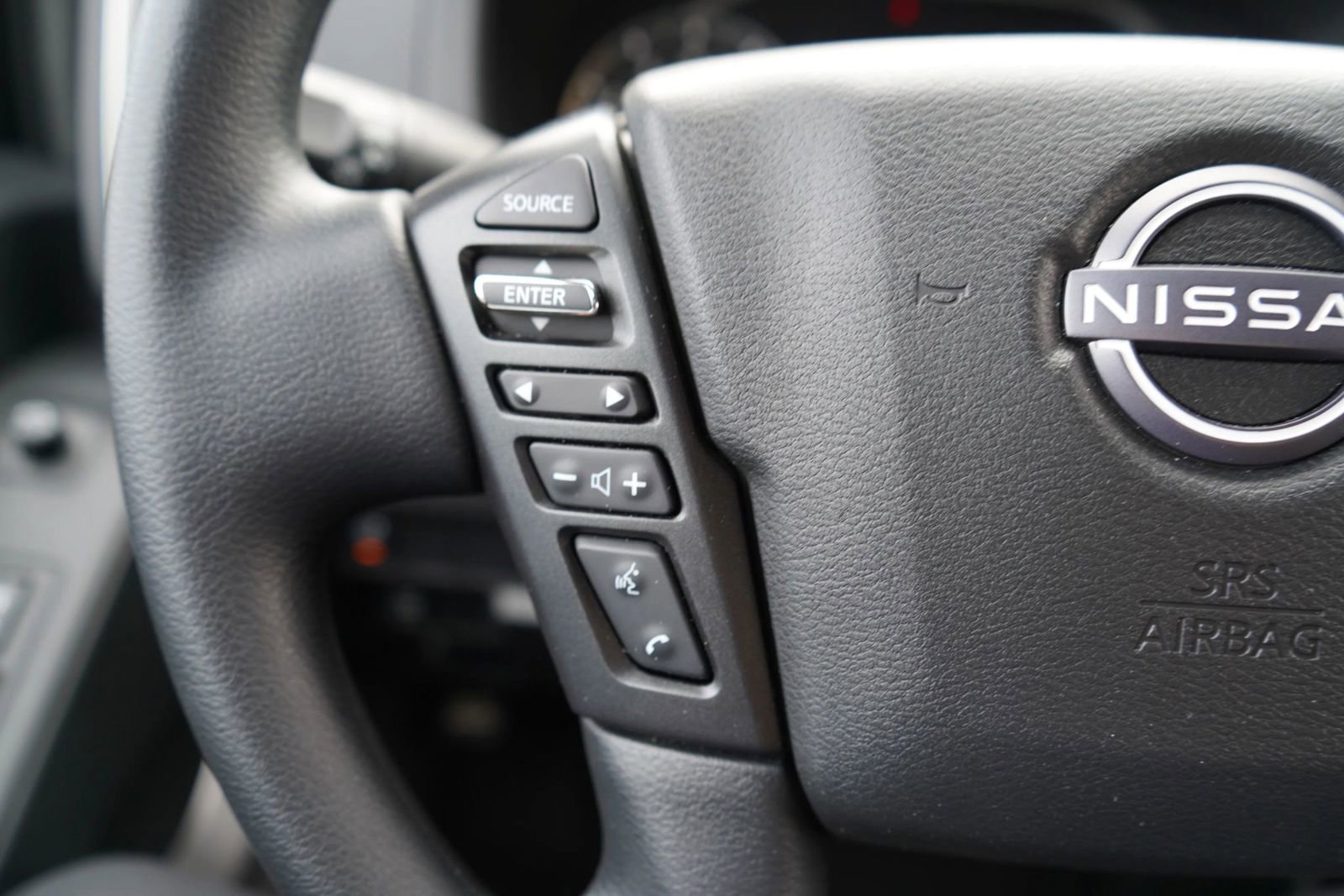 Used 2025 Nissan Frontier SV RWD image 14