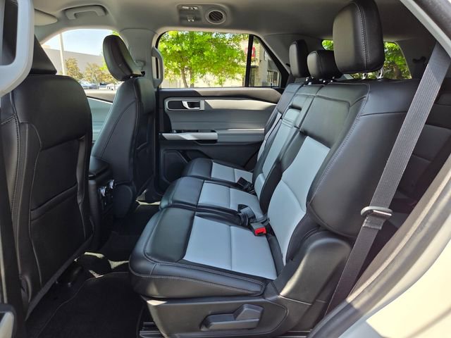Used 2022 Ford Explorer XLT w/ Equipment Group 202A image 10
