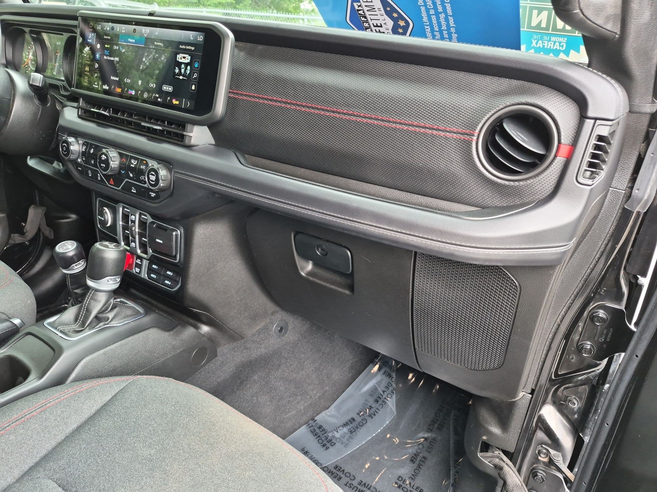 Used 2024 Jeep Wrangler Unlimited Rubicon w/ Convenience Group AWD/4WD image 29