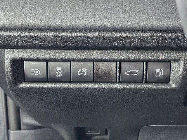 Used 2025 Toyota Camry XSE FWD image 11