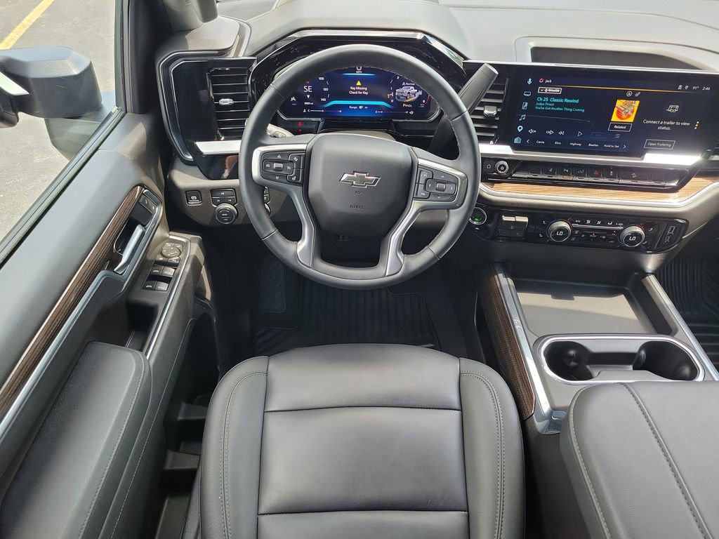 Used 2026 Chevrolet Silverado 3500 LT w/ Trail Boss Package AWD/4WD image 15