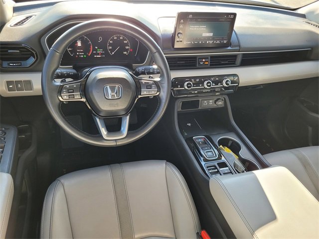 Used 2023 Honda Pilot Touring image 13