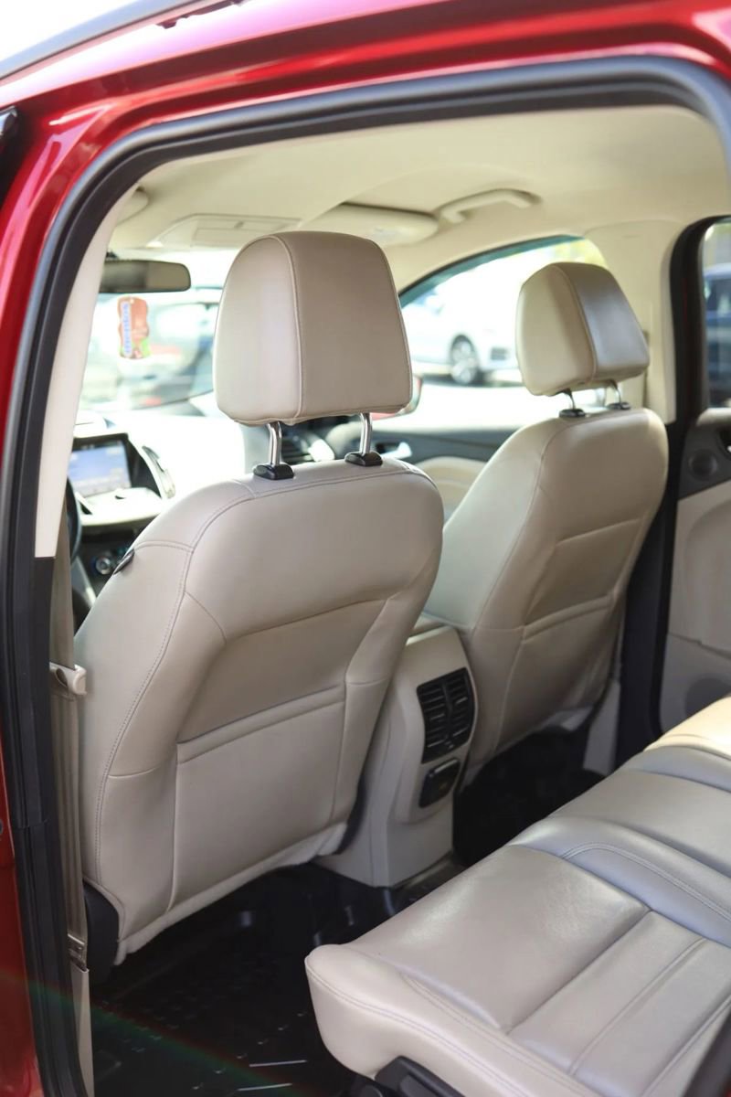 Used 2017 Ford Escape SE w/ SE Leather Comfort Package image 28