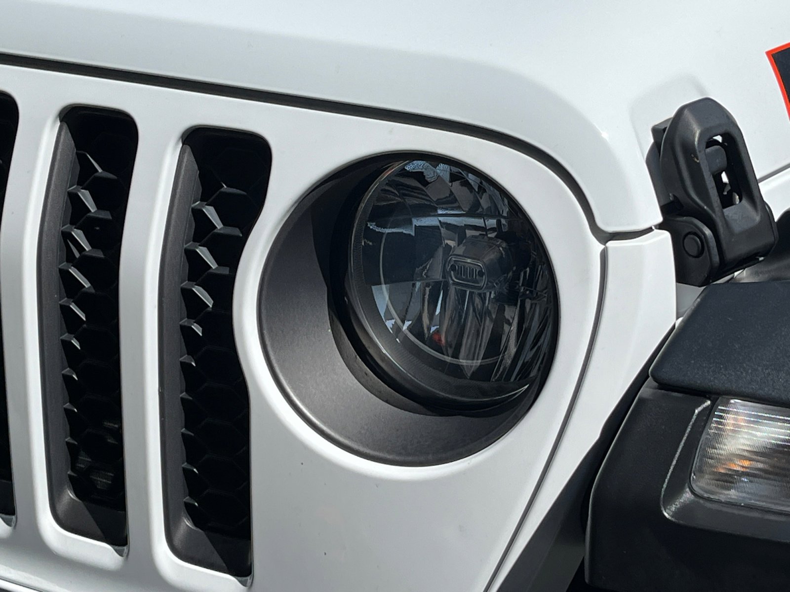 Used 2022 Jeep Gladiator Mojave w/ Cold Weather Group AWD/4WD image 11