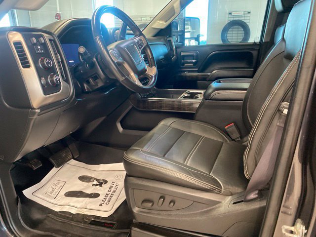 Used 2015 GMC Sierra 2500 Denali w/ Duramax Plus Package AWD/4WD image 18